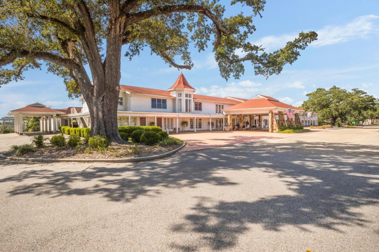 Gulf Hills Hotel & Retreat On The Water Ocean Springs Exterior photo